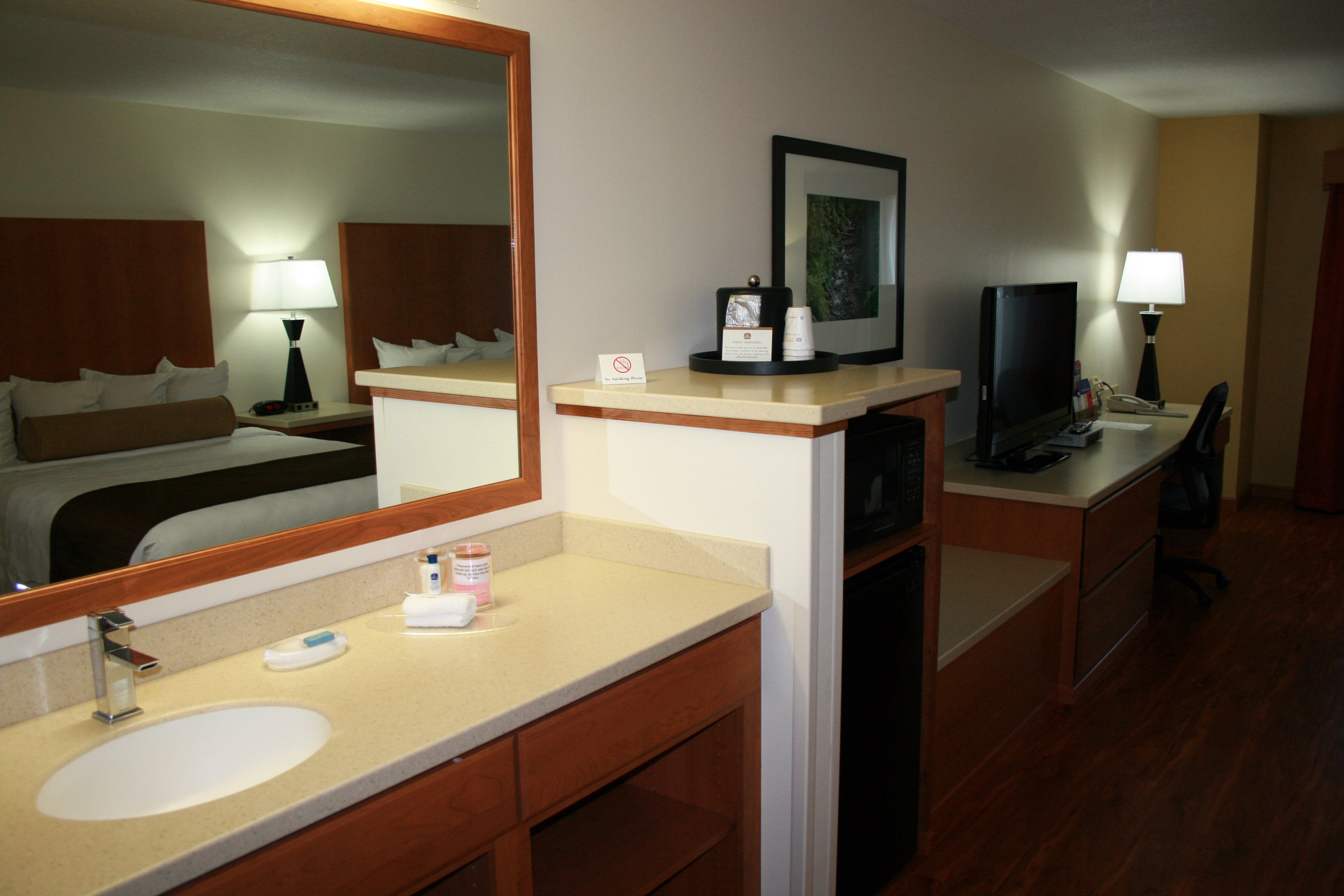 Best Western Plus Park Place Inn & Suites 74/76