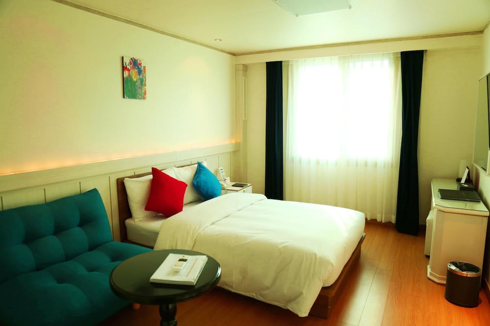 Lavita Hotel 12/34