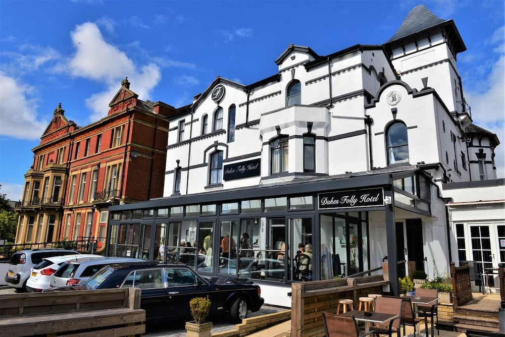 Dukes Folly Hotel 2/49