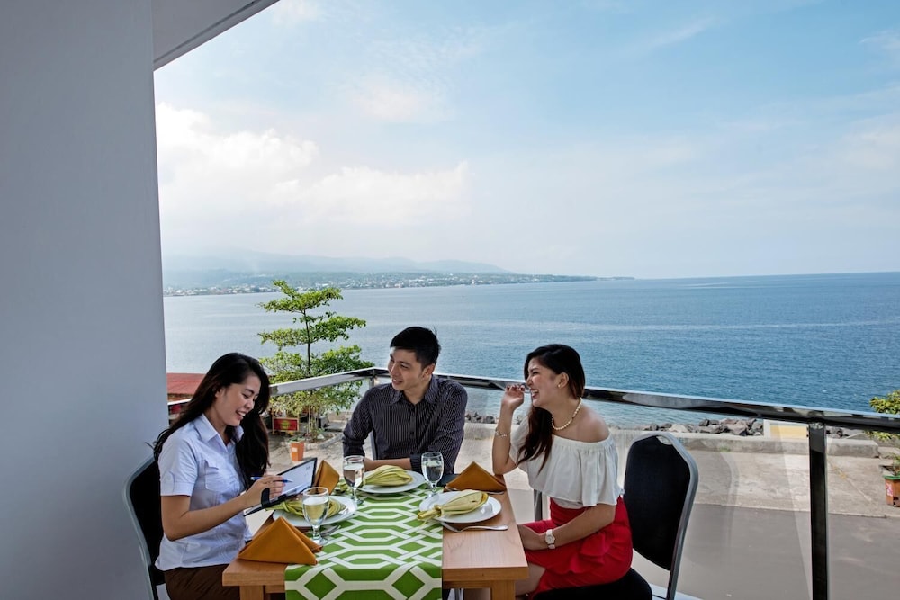 Whiz Prime Hotel Megamas Manado 21/42