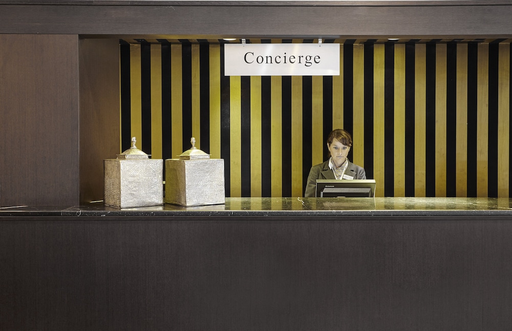Crowne Plaza St Peter S 30/77