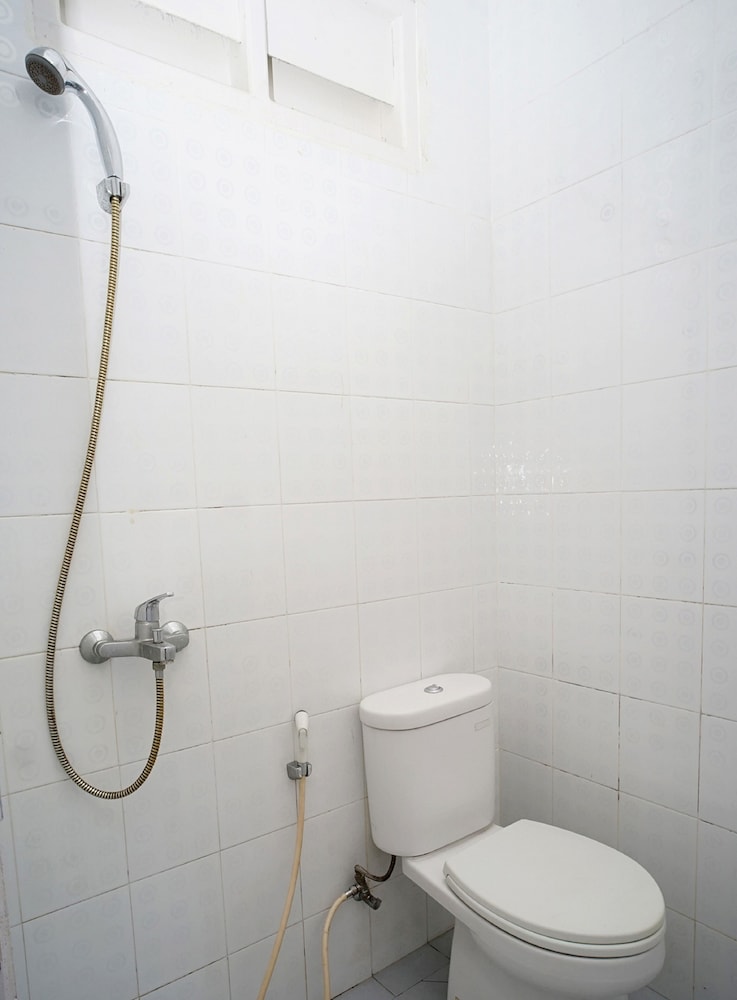 OYO 1007 Alletha Guest House 2 10/24