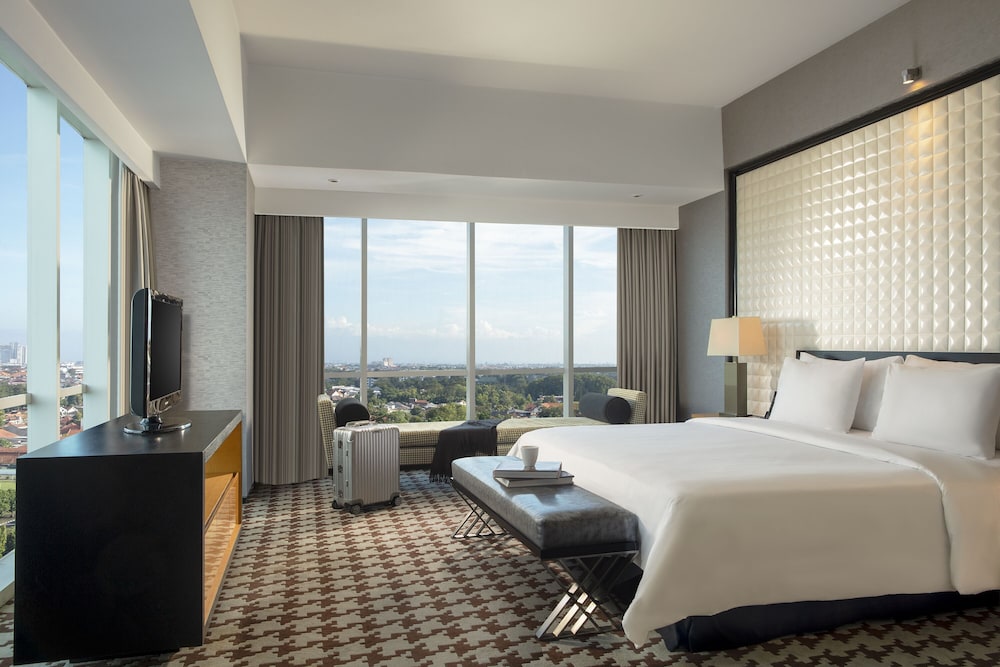 ARTOTEL TS Suites Surabaya 12/34