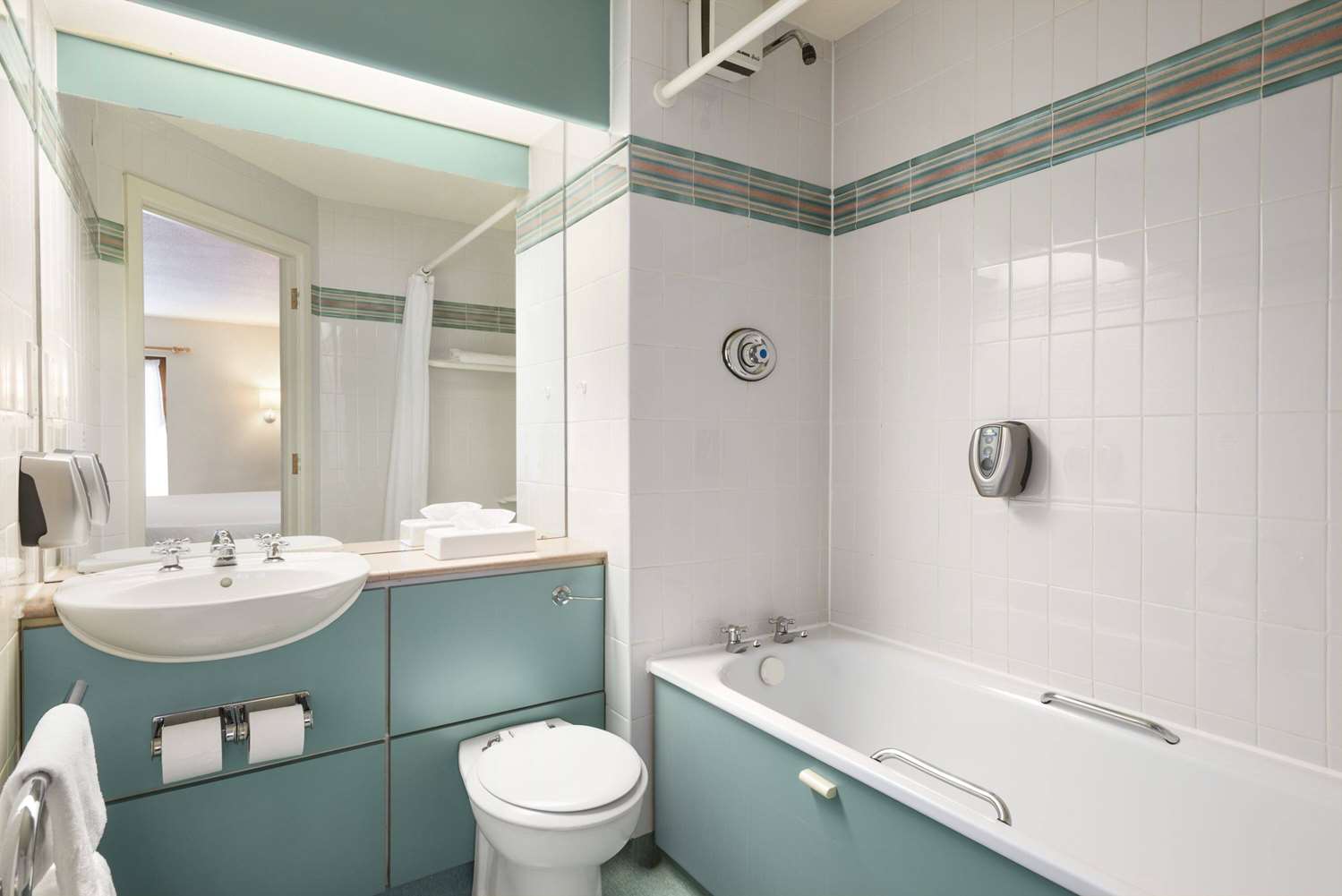 Days Inn by Wyndham Lockerbie Annandale Water 23/24