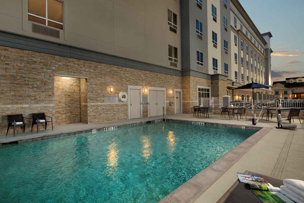 Courtyard By Marriott Houston Kemah 19/20