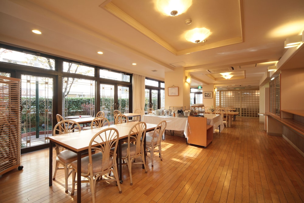 Shin Osaka Station Hotel Honkan 37/55