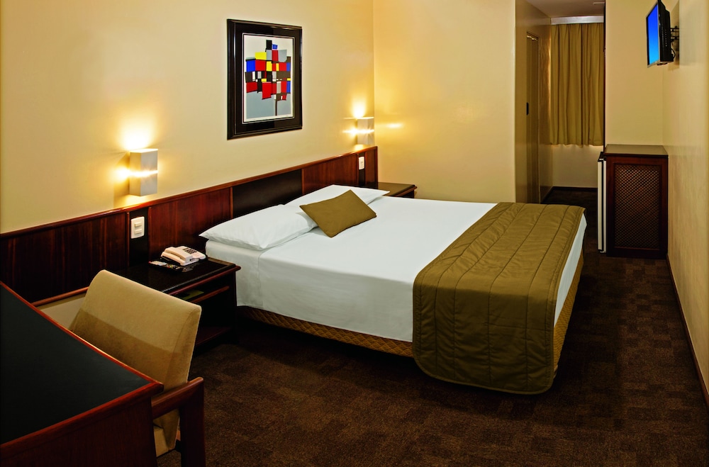 LIRA HOTEL 27/63