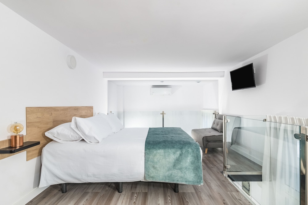 Open Sea Suites 19/47