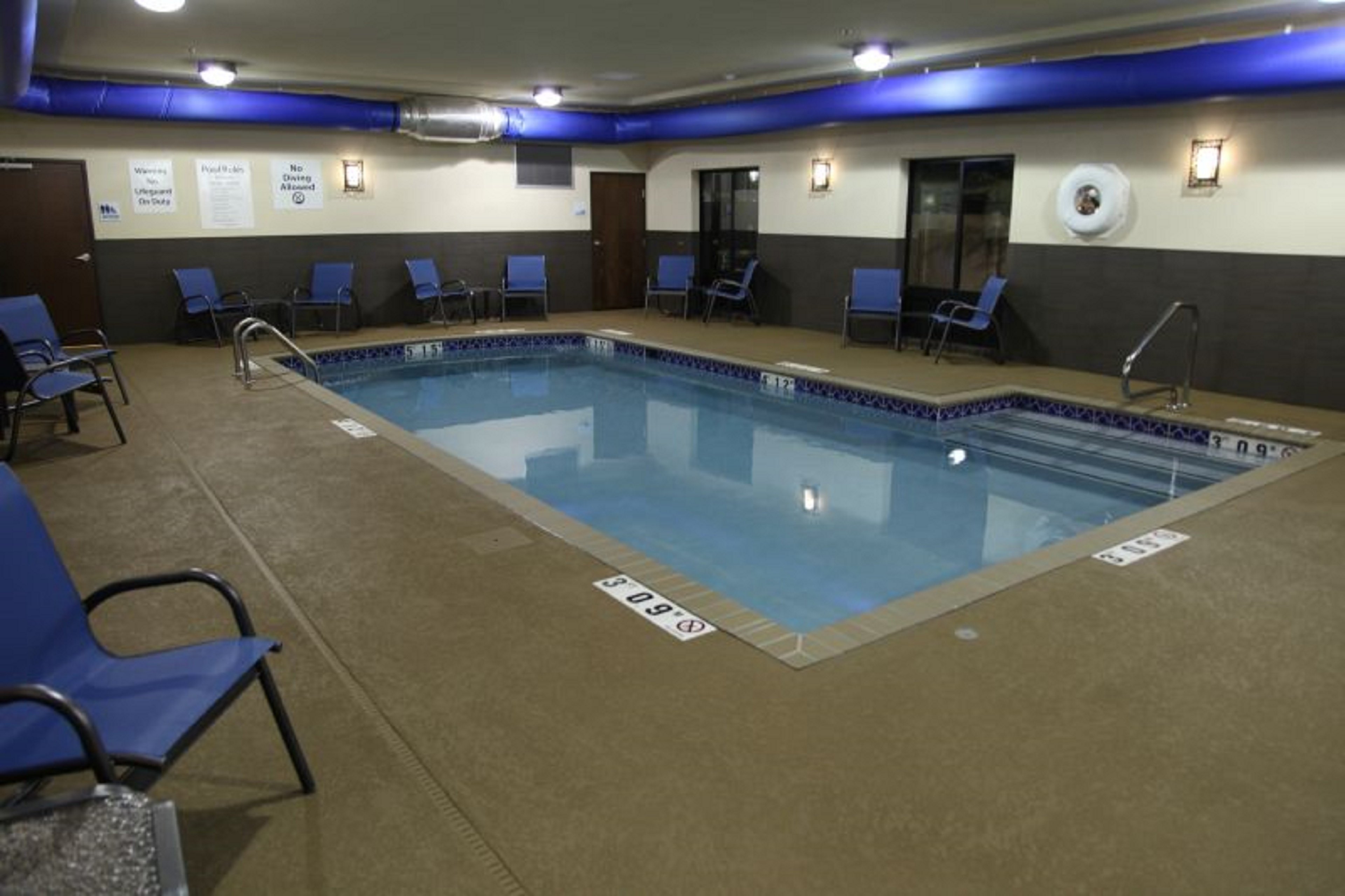 Holiday Inn Express Hotel And Suites Huntsville Airport 31/54