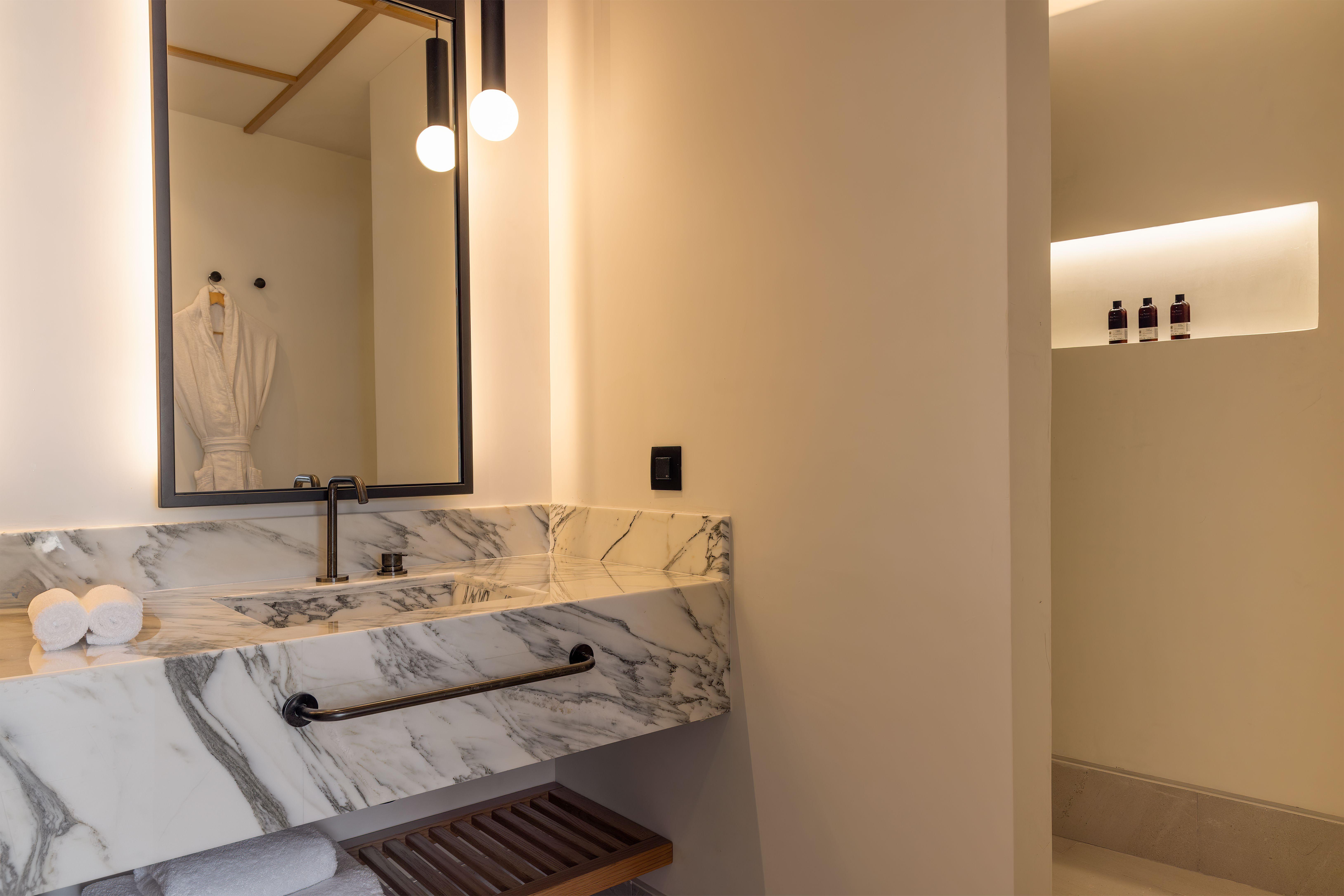 Bungalow, King Bed, Resort View, Sofa، Domes Novos Santorini 3/3