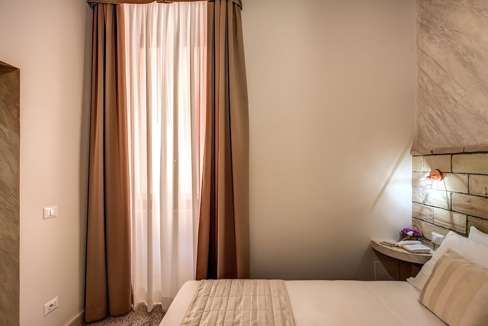 Colosseo Accomodation Room 14/38