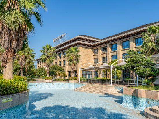 River & Holiday Grand Rezen Hotel YunYang 54/56