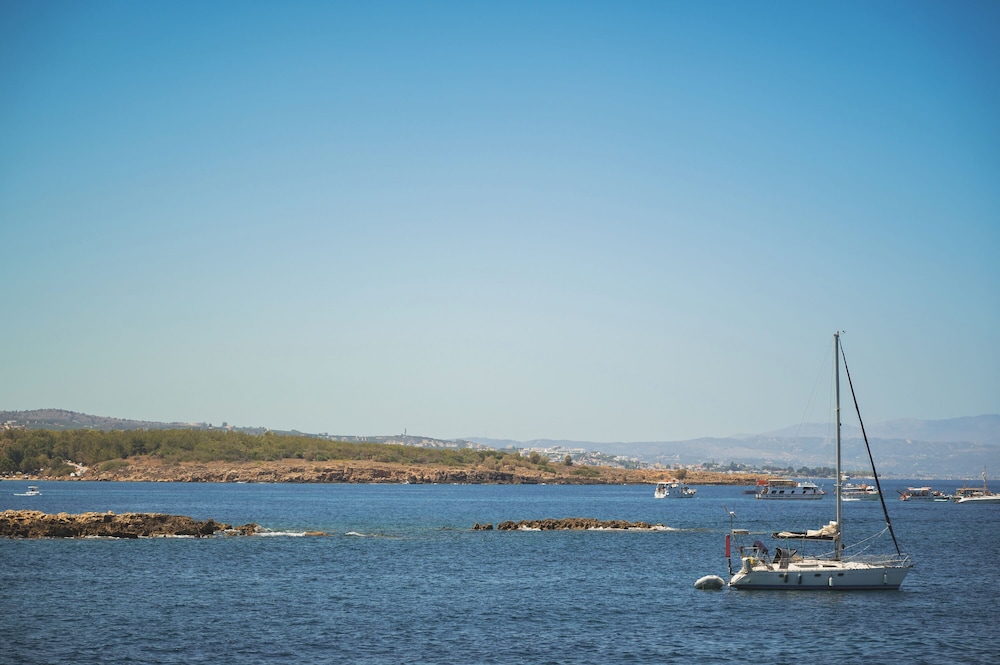 Elia Sea Suites 59/72