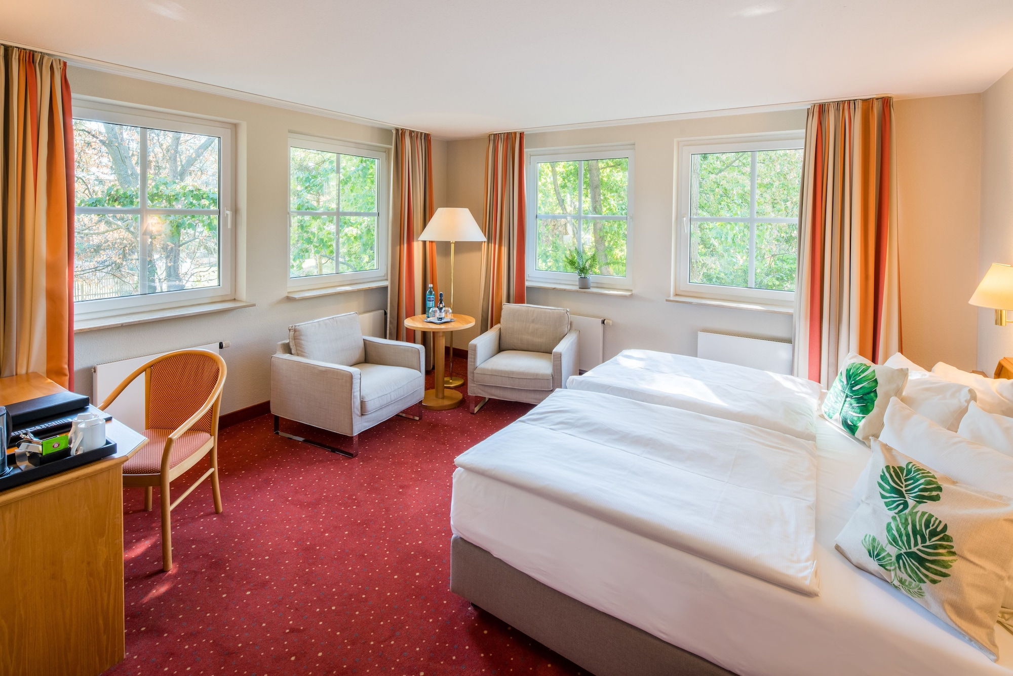 DELUXE, DOUBLE BED