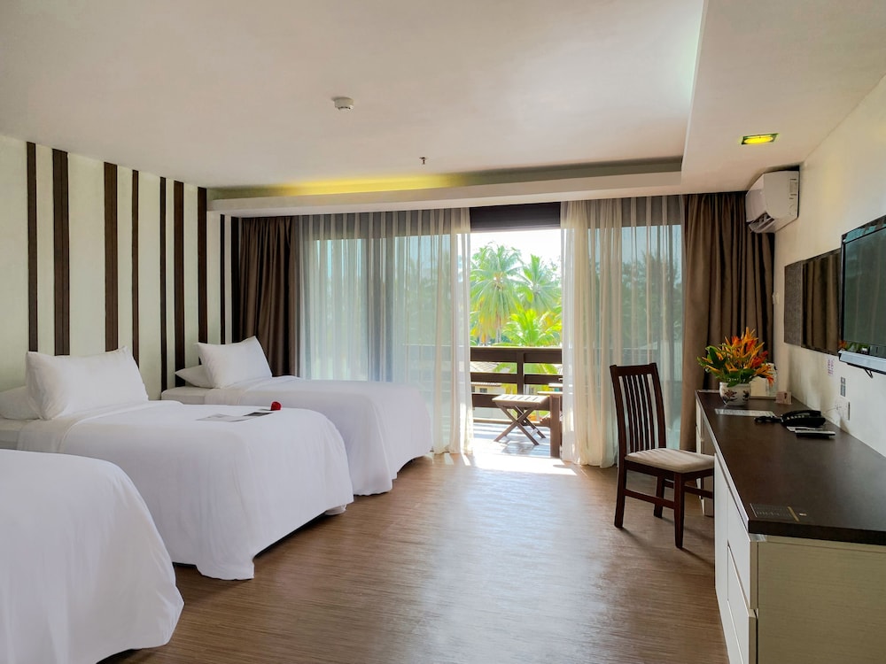 DAMAI BEACH RESORT 10/63