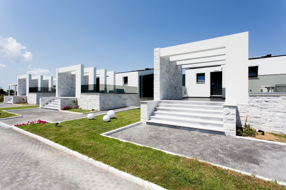 Crystal Villas & Suites 30/39