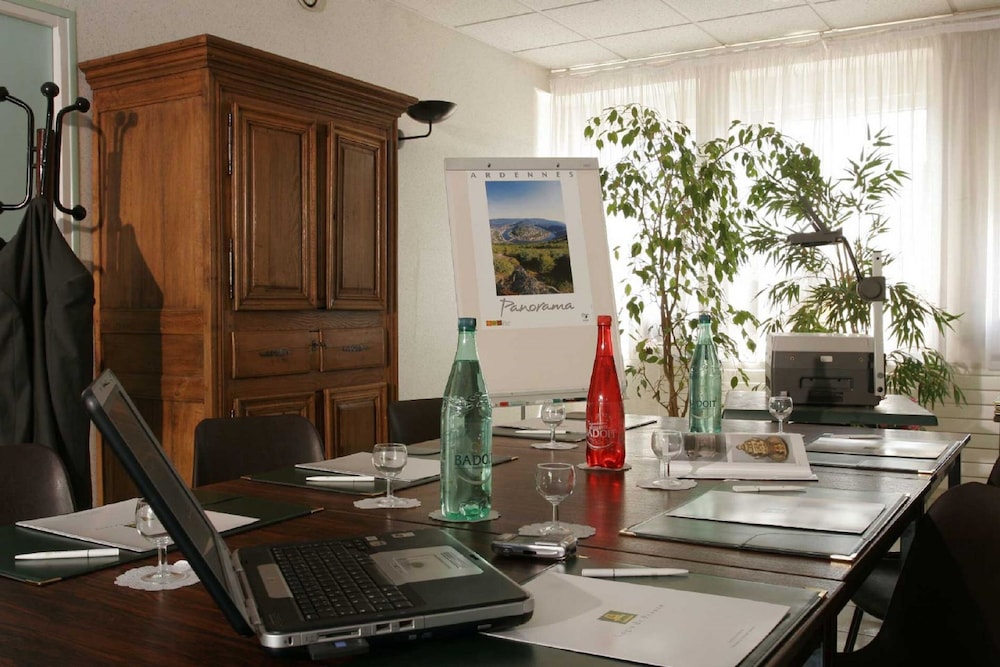 HOTEL VAL SAINT-HILAIRE 18/21