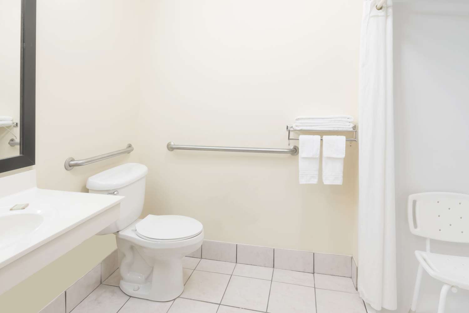 Super 8 By Wyndham Columbus West 22/24