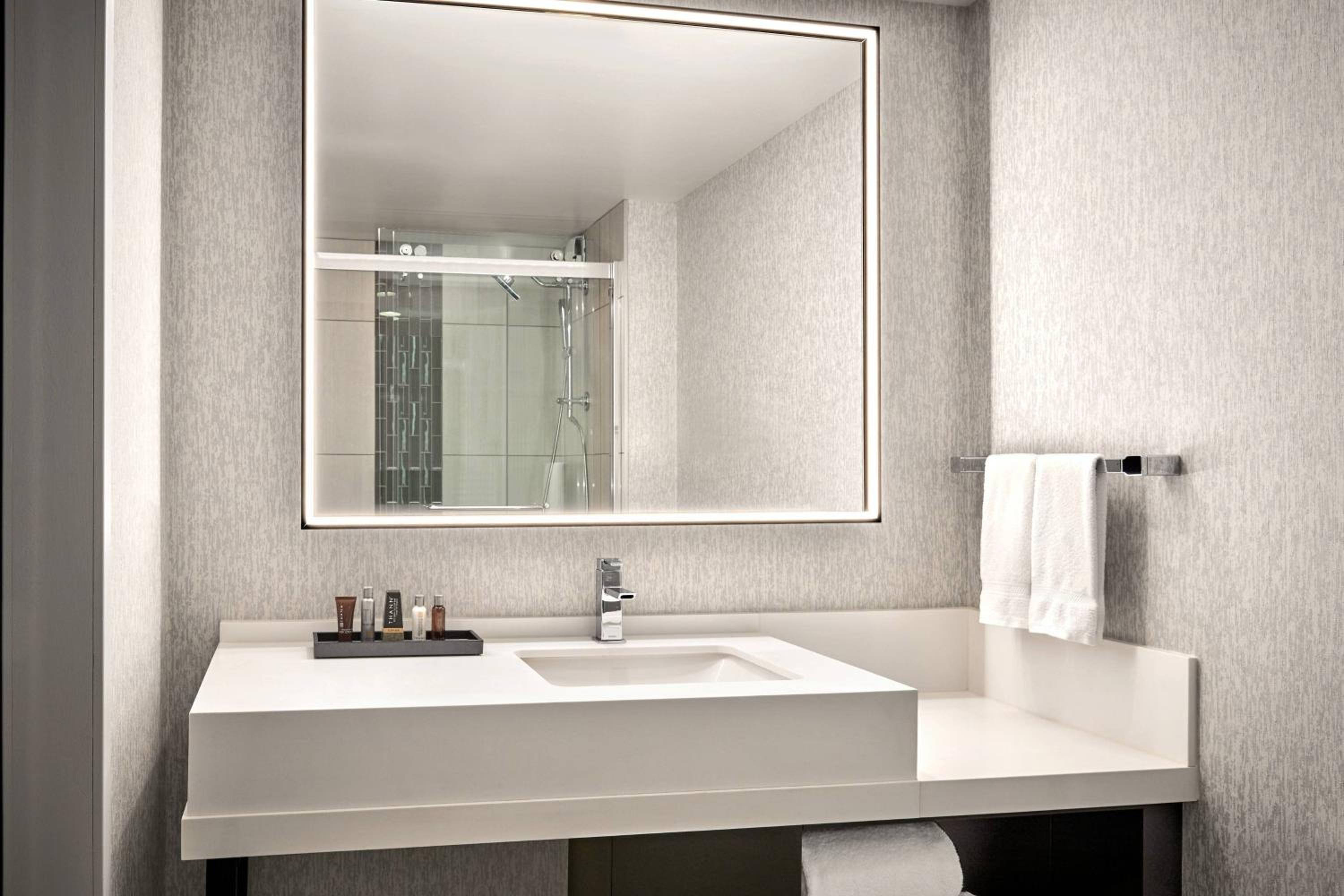 3 Bay, Hospitality, Suite, King Bed, City View، San Francisco Marriott Marquis 5/5