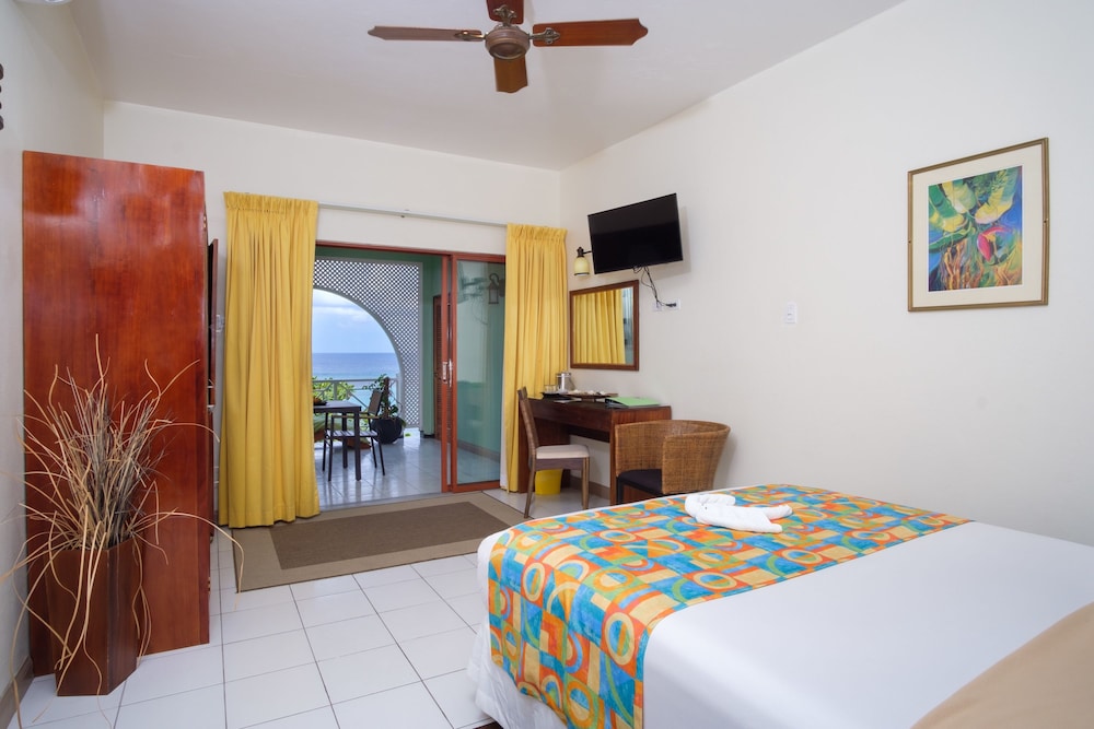 Hibiscus Lodge 16/58