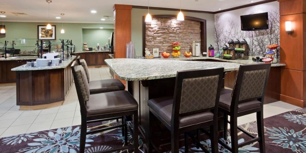 Staybridge Suites Mpls Maple Grove Arbor Lakes 48/62
