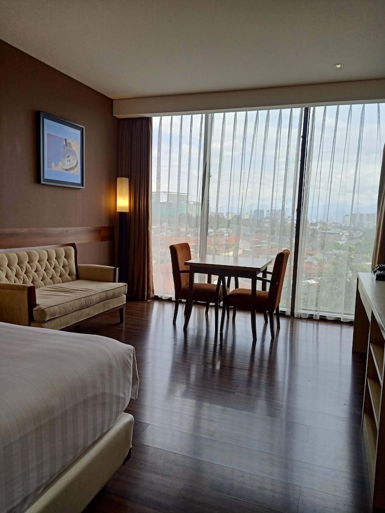 Hotel California Bandung 24/42