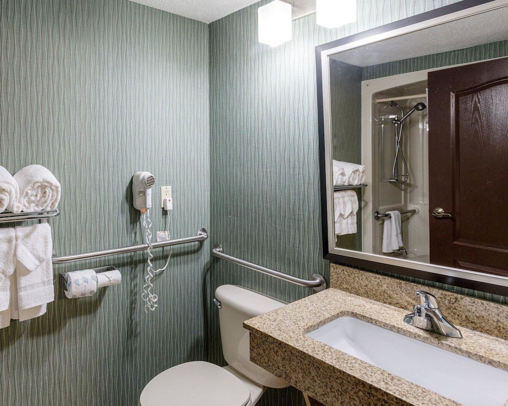 Comfort Inn and Suites Grenada 18/40