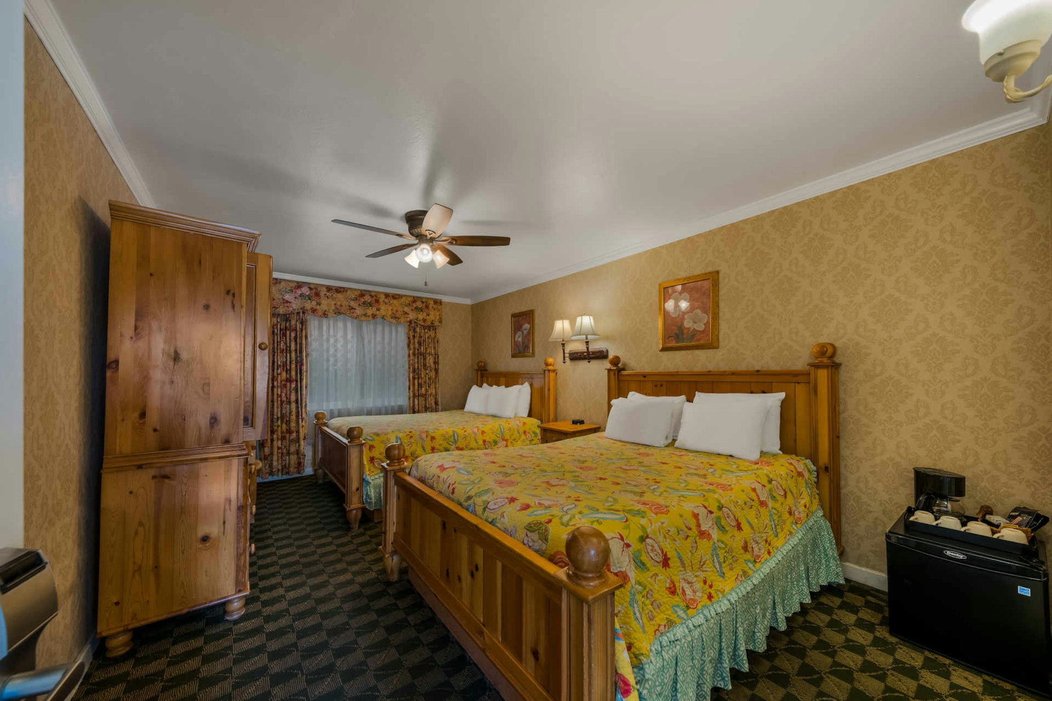 Carmel Inn And Suites 11/34