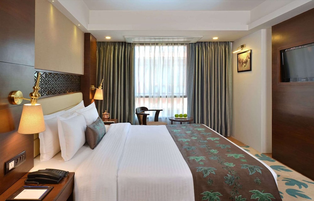 Golden Tulip Srinagar 14/48