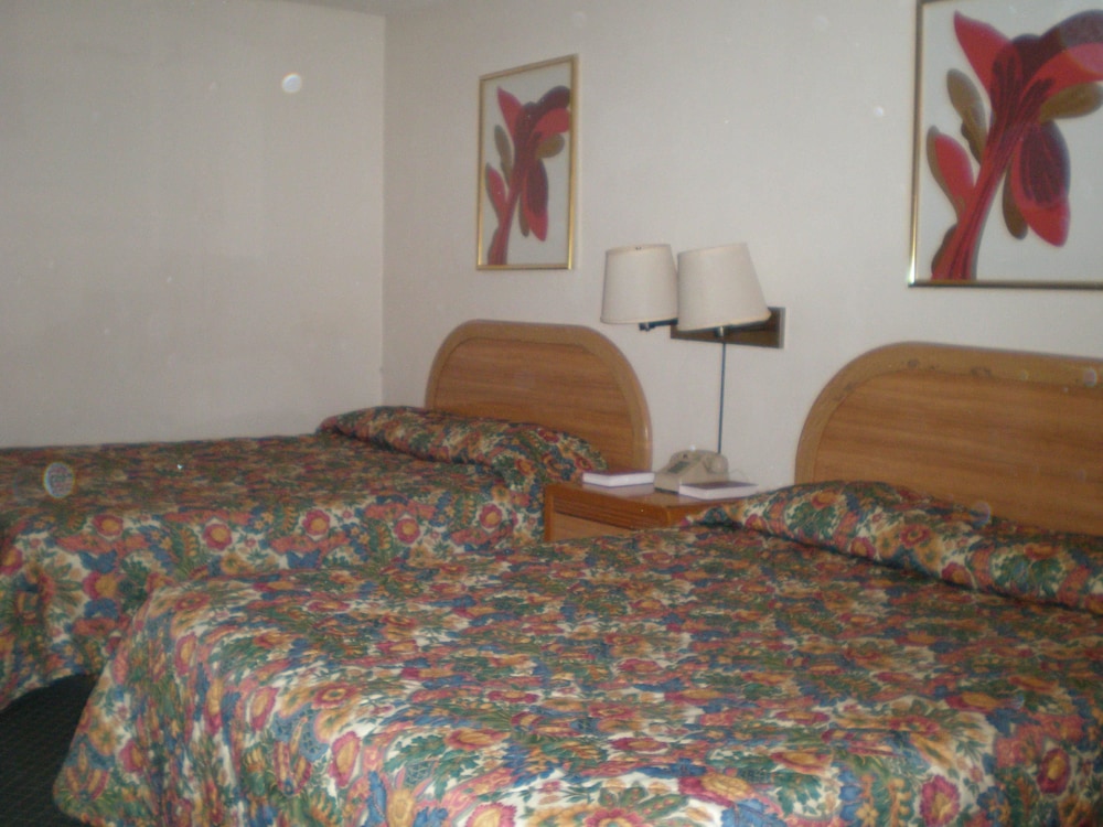 ECONOMY INN BARSTOW 36/57