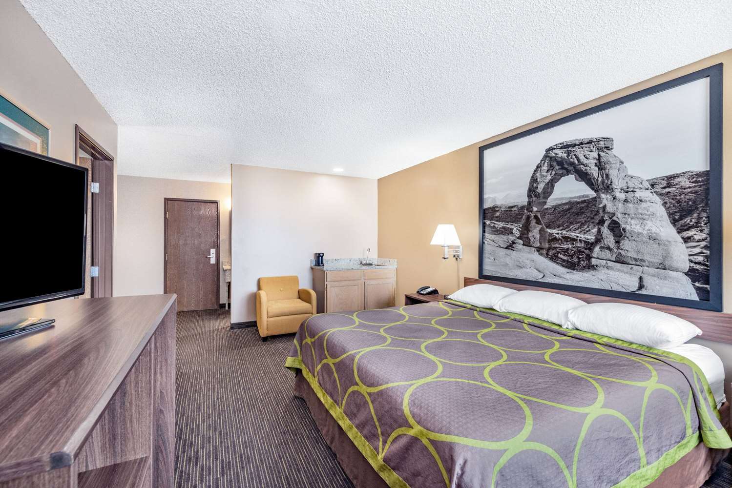 Super 8 by Wyndham Richfield UT 11/26