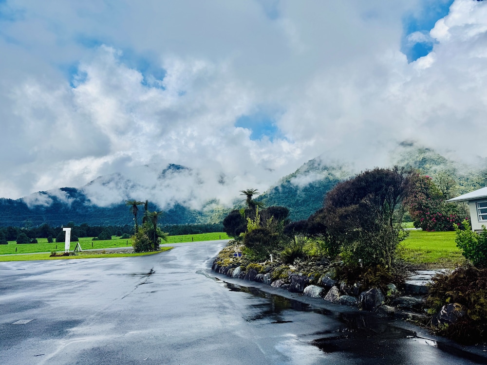 Franz Josef Oasis 41/54