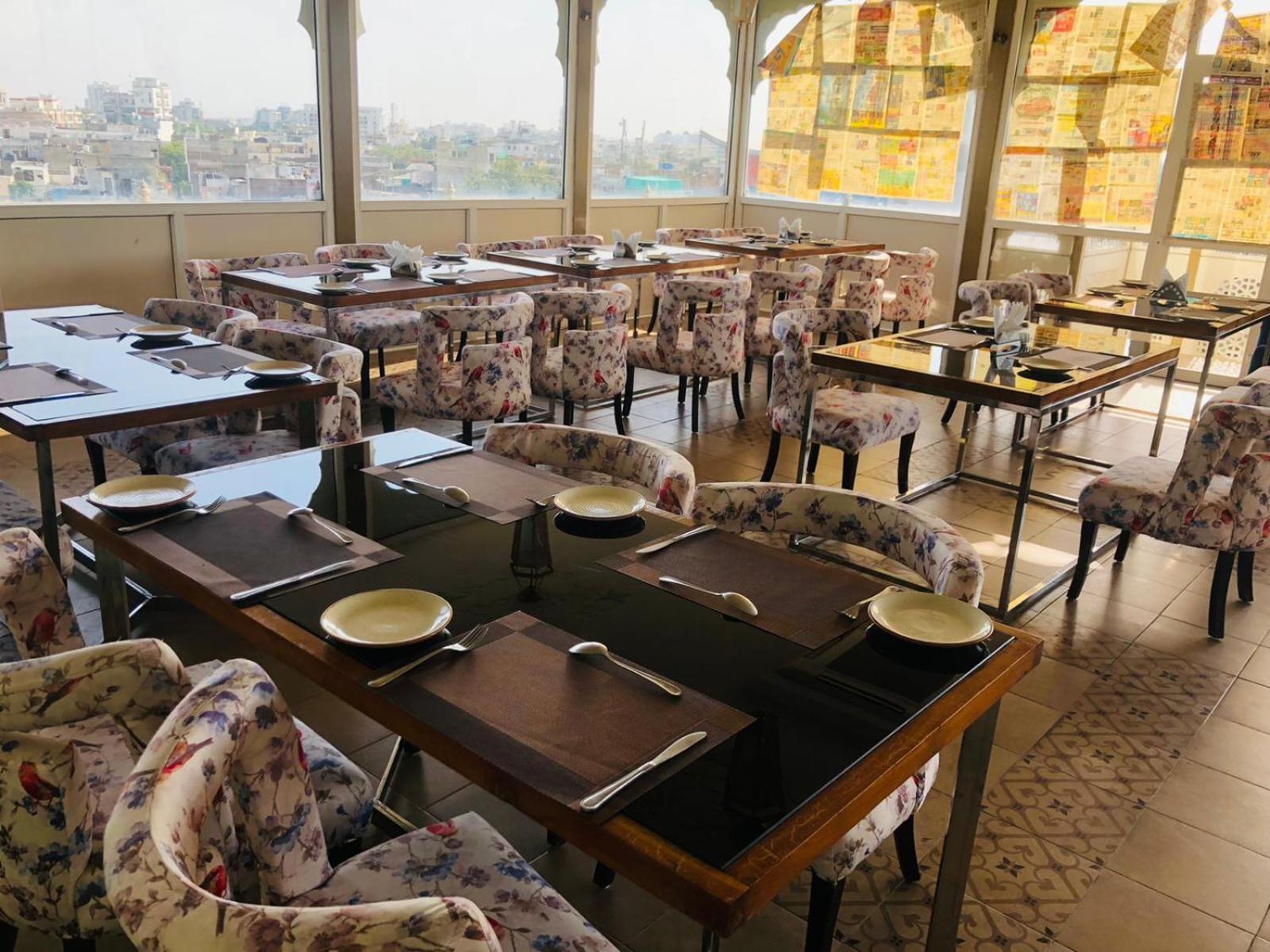 Hotel Ratangarh Palace 14/17