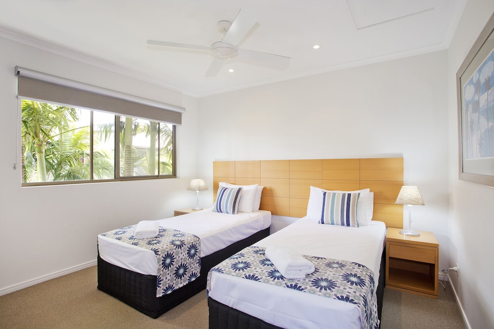 OFFSHORE NOOSA RESORT 12/78