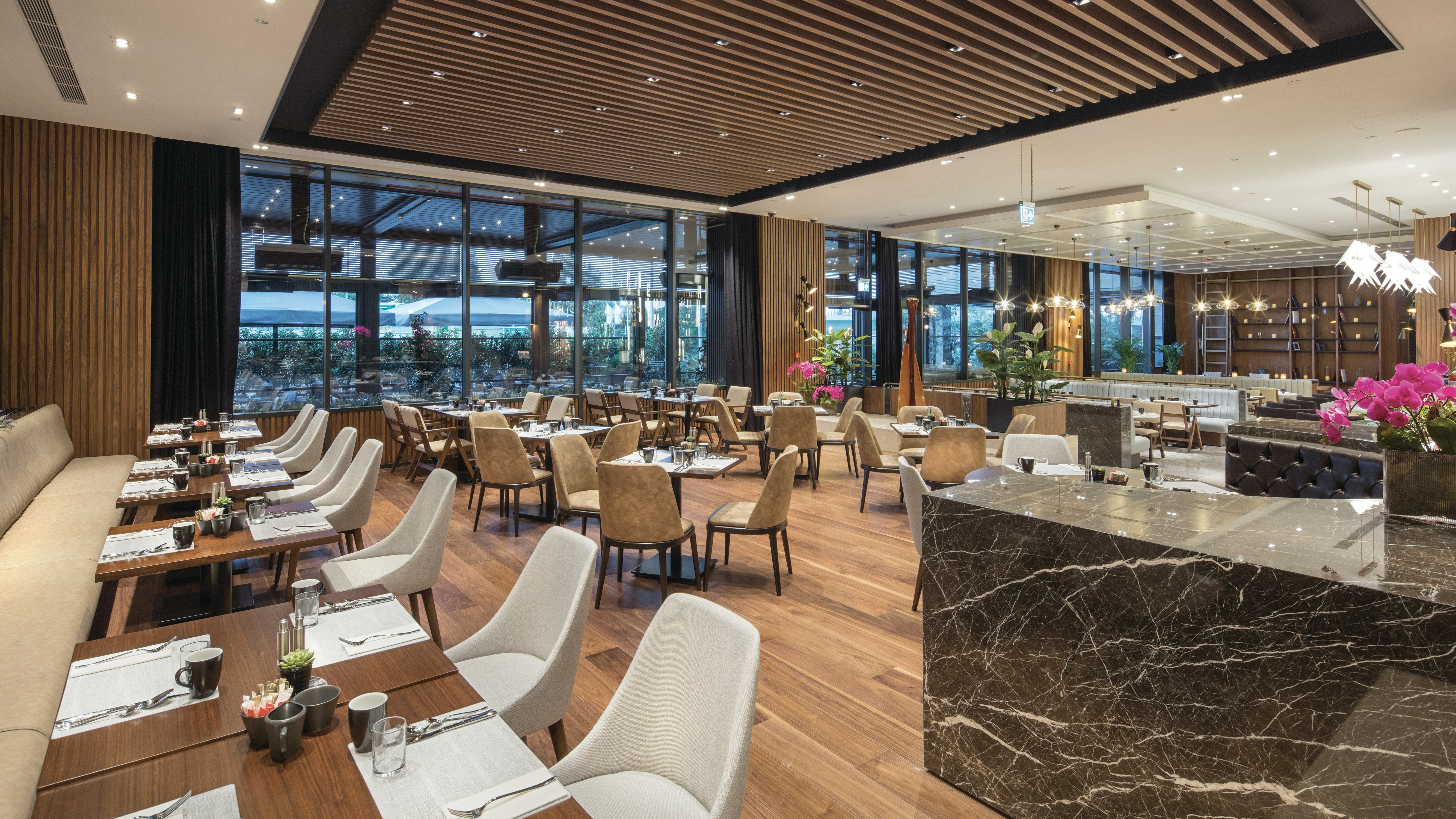 Hilton Istanbul Maslak 63/82