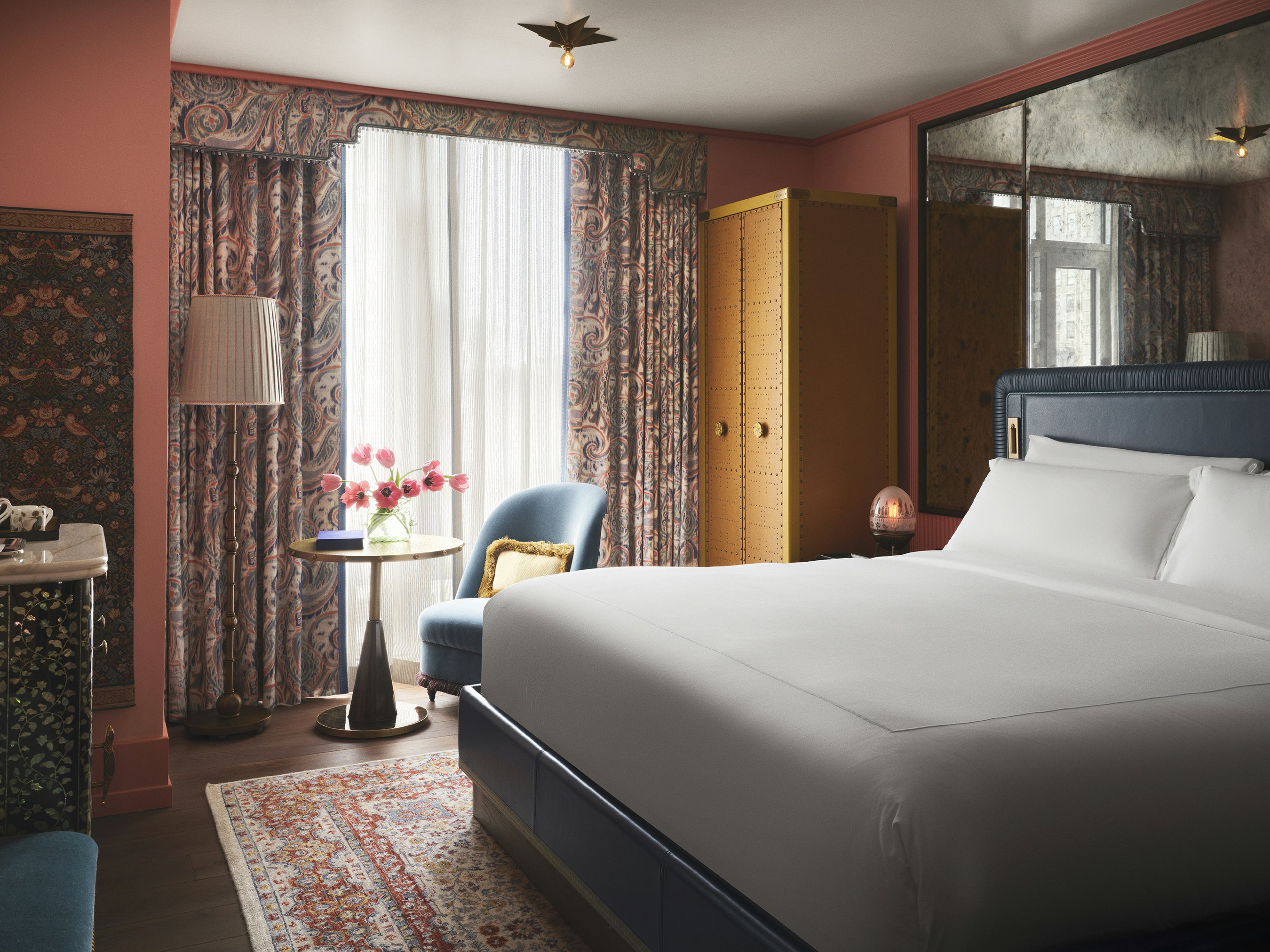 City, King Bed, Accessible