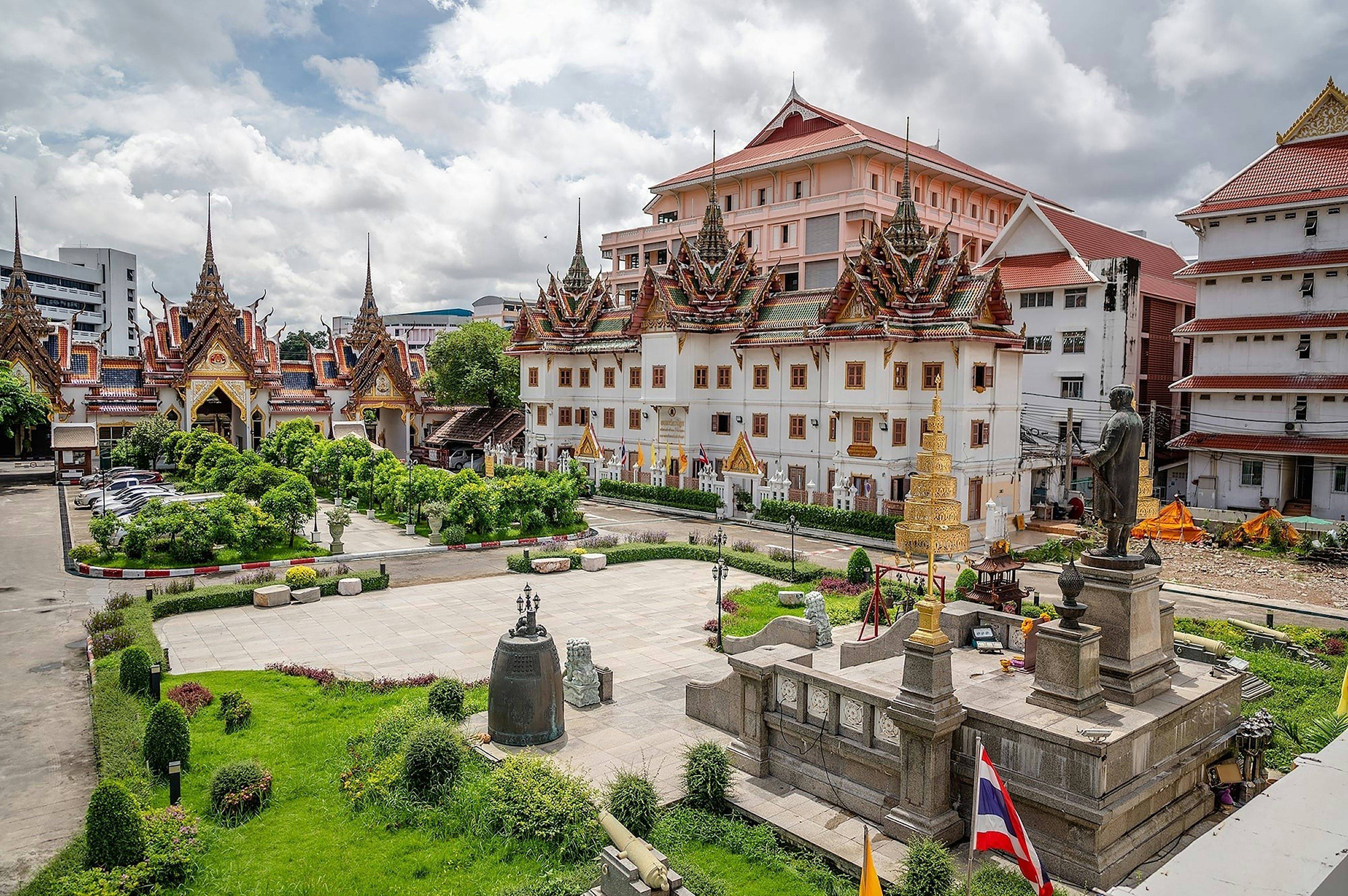 Oakwood Hotel and Residence Bangkok 52/57