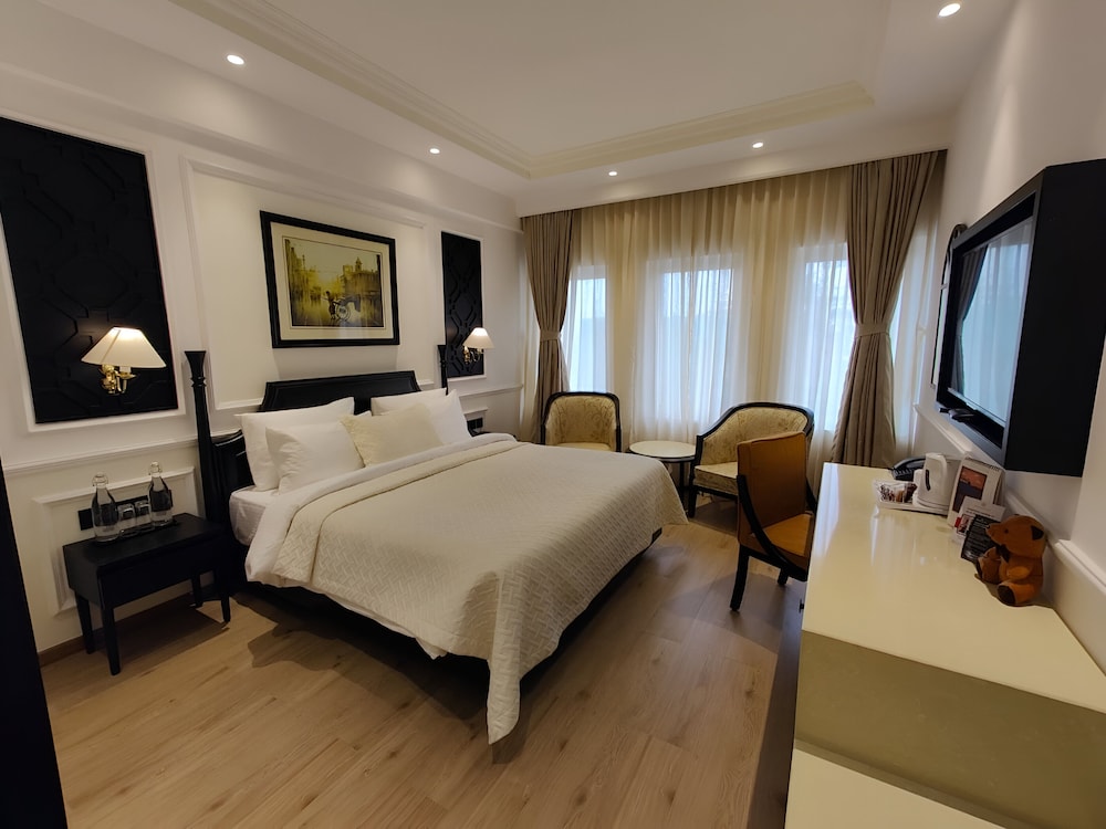 CLUB, SUITE