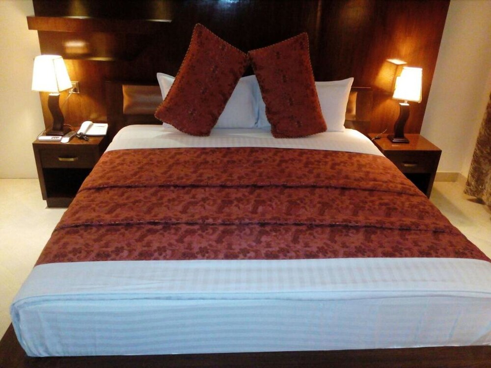 Bling International Hotel Multan 13/24