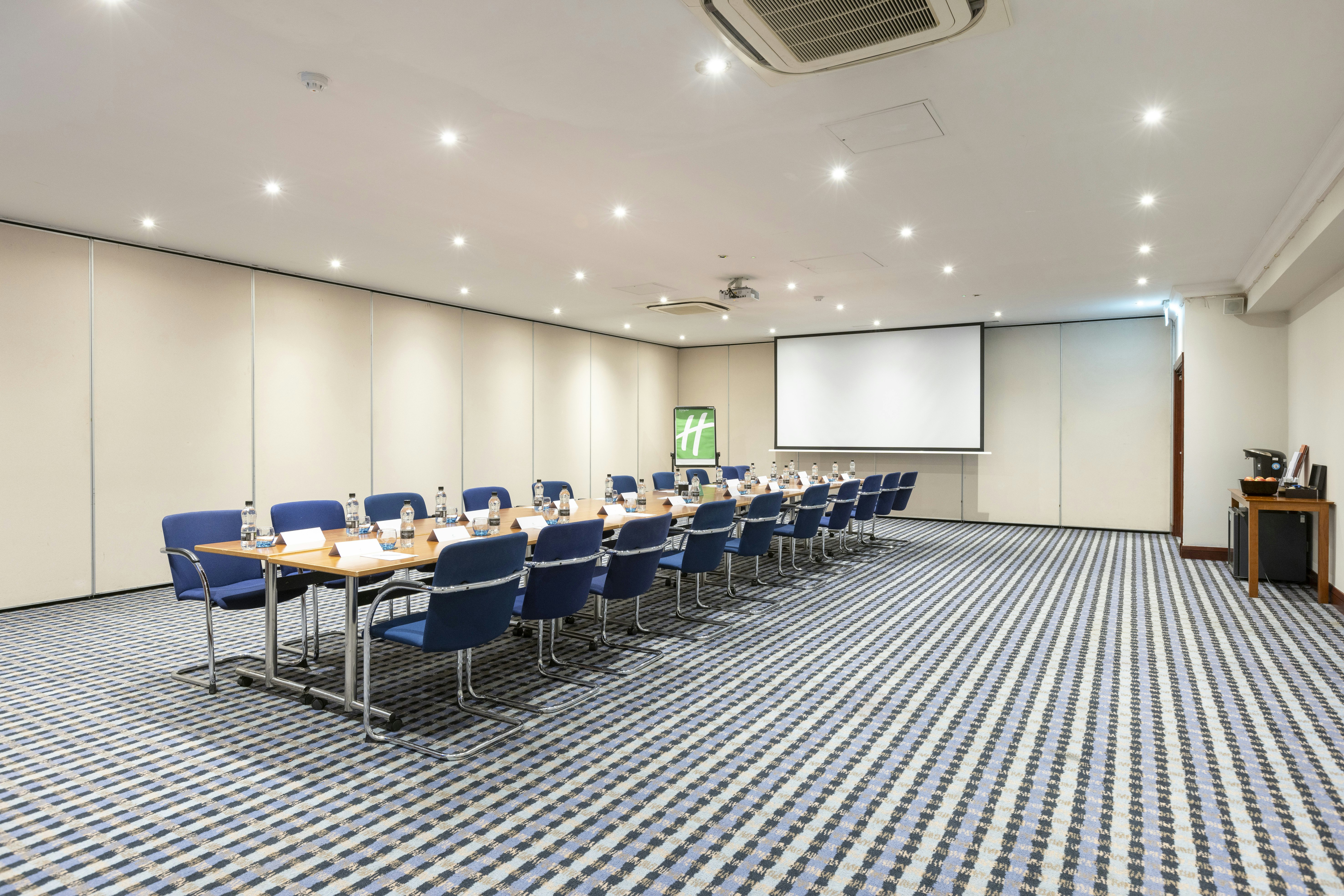HOLIDAY INN GLASGOW AIRPORT 72/80