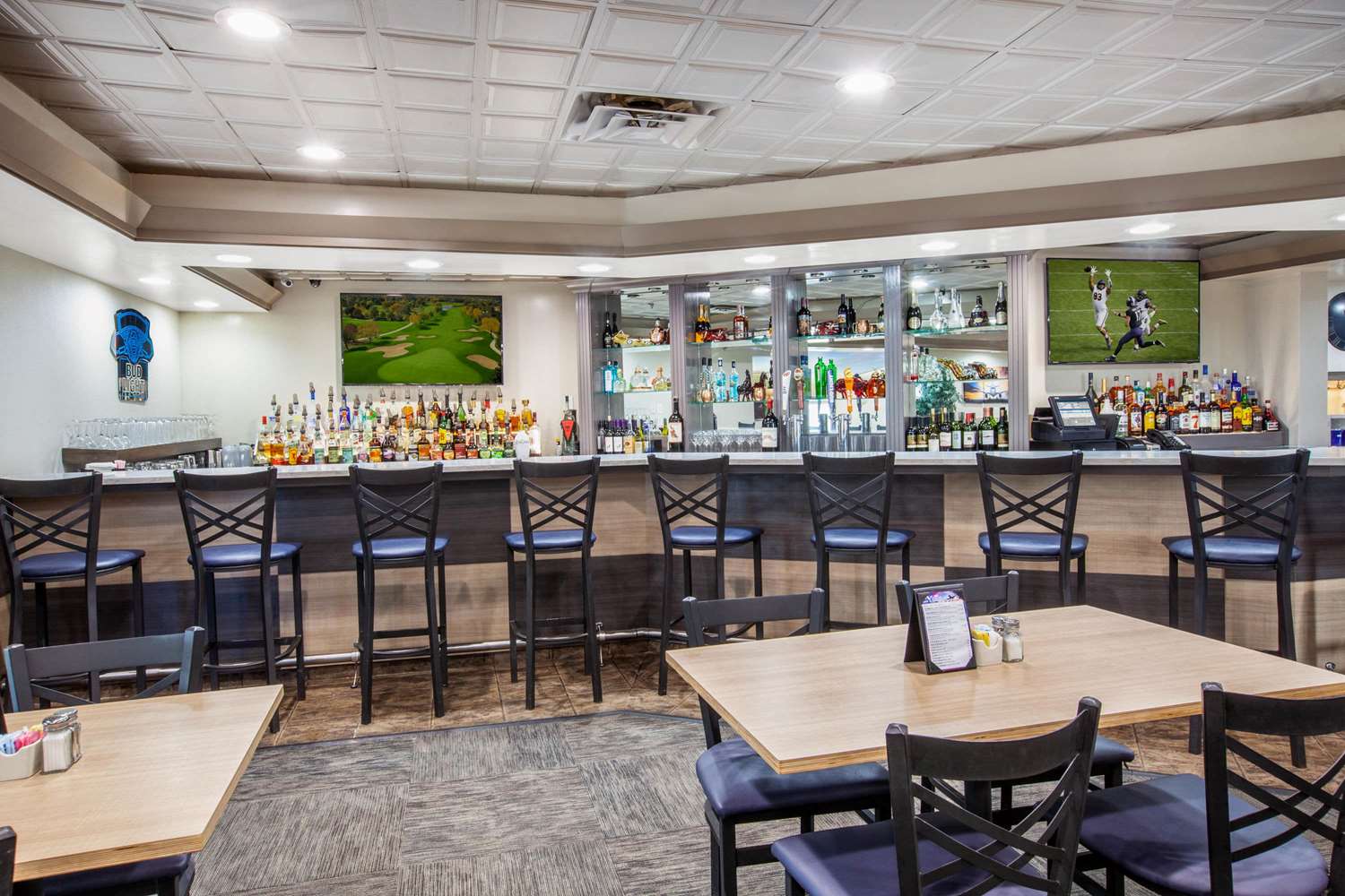Wingate by Wyndham Detroit Metro Airport 26/44