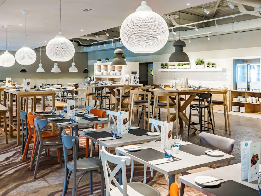 restaurant cafeteria