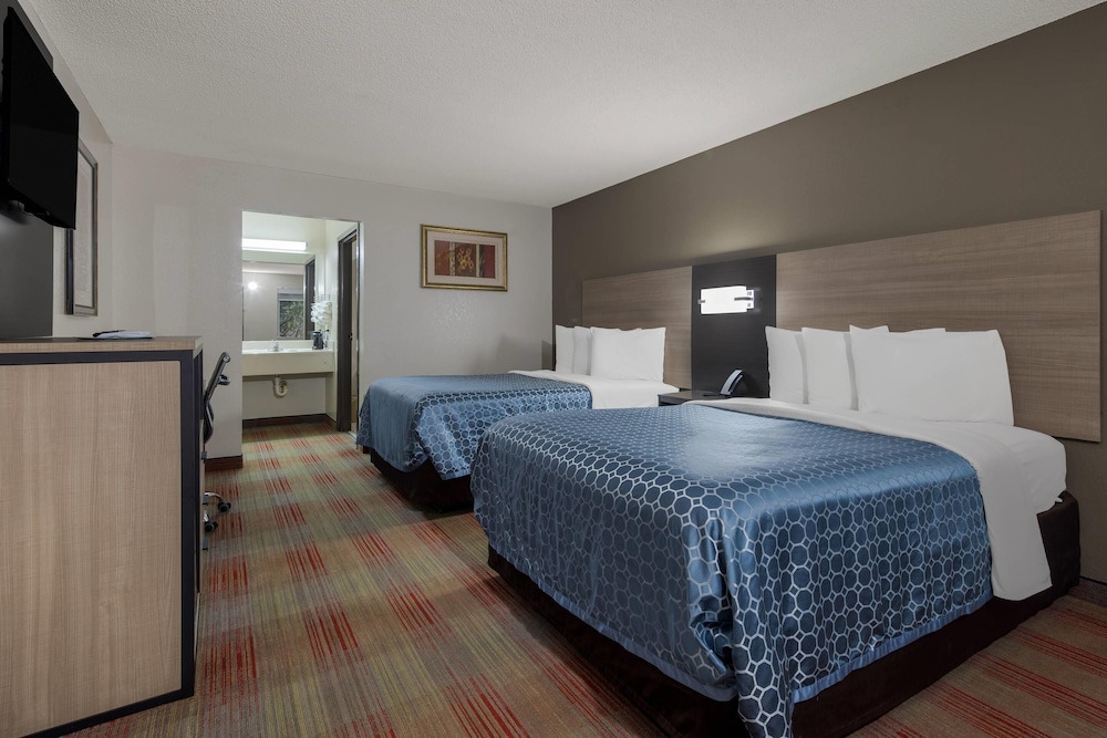 غرفة قياسية بسريرين مزدوجين، Rodeway Inn Ardmore I-65 4/10