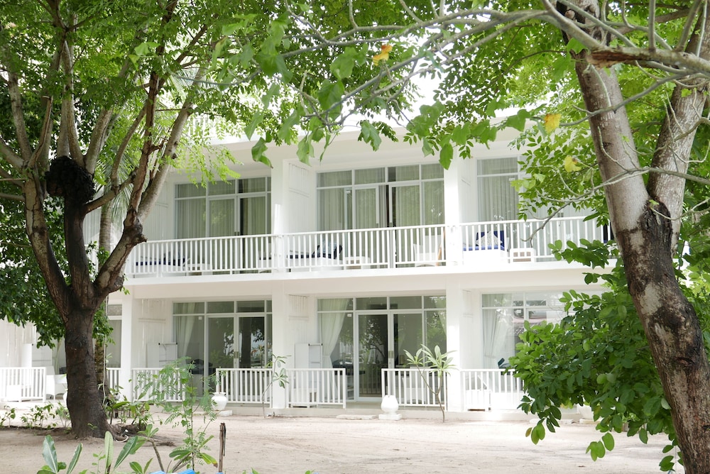 SERI RESORT GILI MENO 8/70