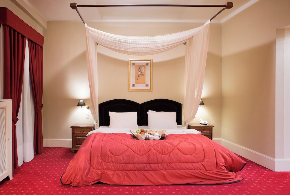 Country Club Hotel & Suites 21/75