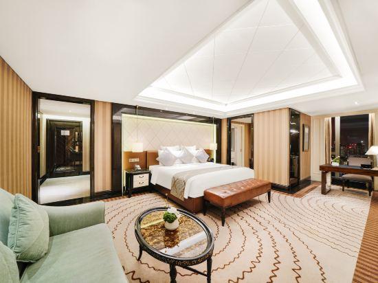 Feature, King Bed, Executive Level