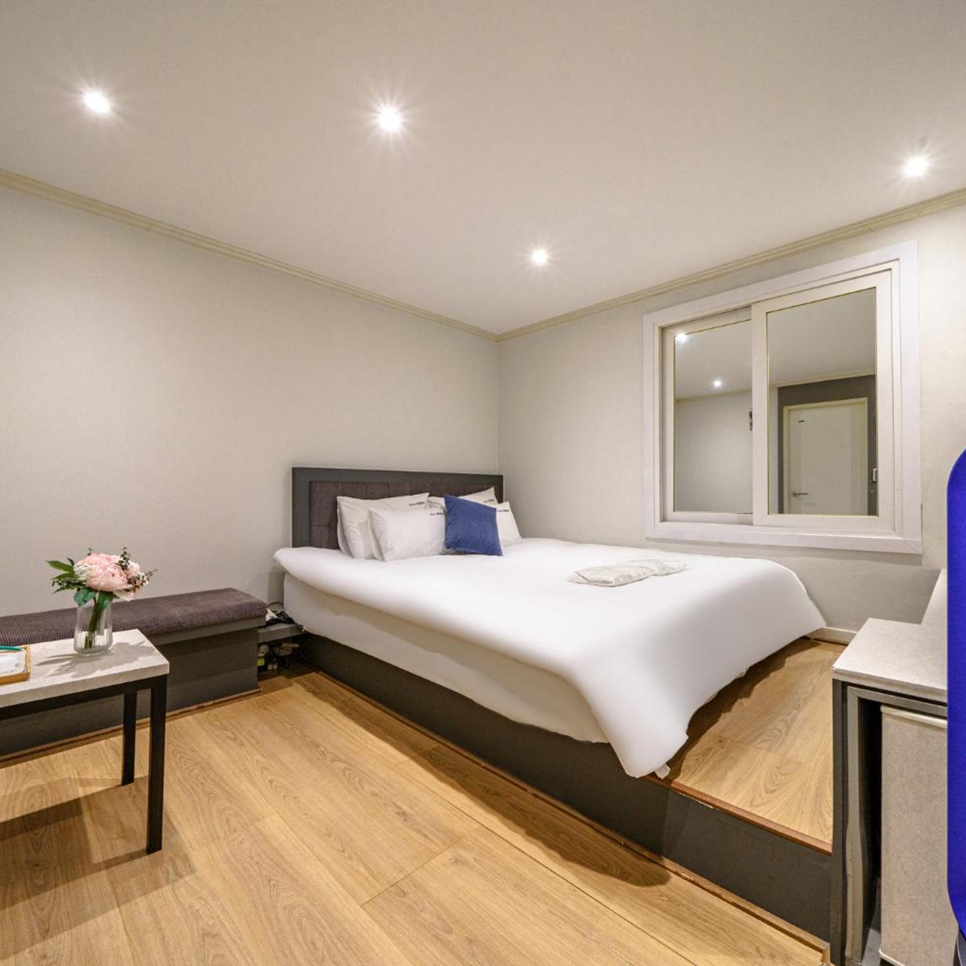 Room, Double Bed, No Parking