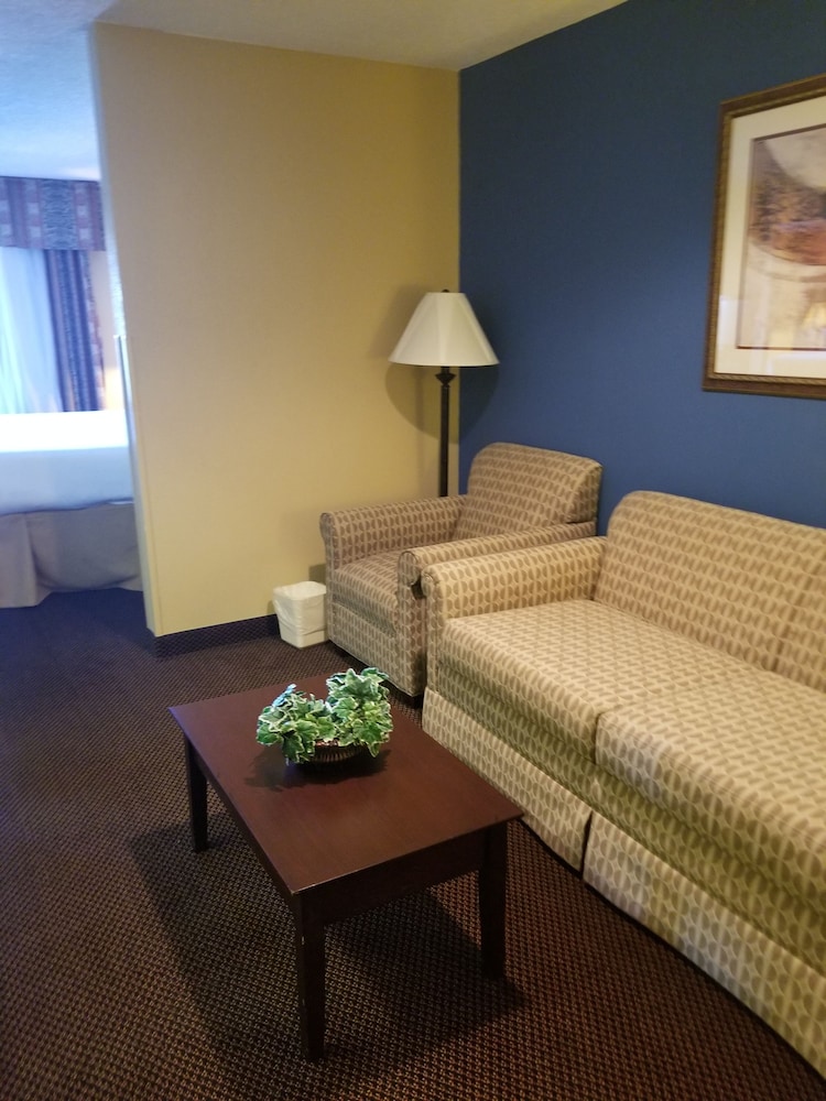 Days Inn By Wyndham Tulsa Central 26/42