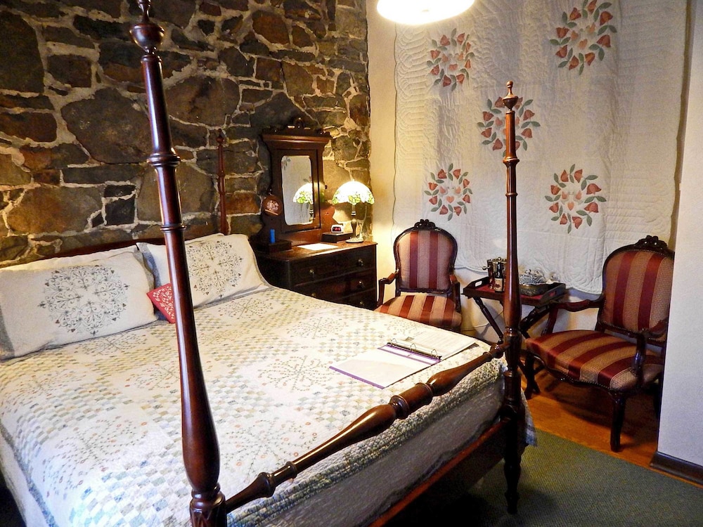 Battlefield Bed &amp; Breakfast Inn 12/76