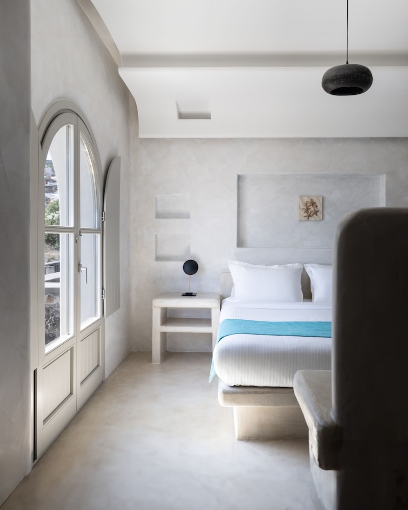 Danae Suites 15/50